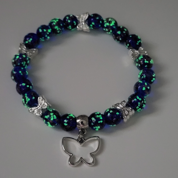 NWT Glow In The Dark Violet Firefly Glass Stretch Bracelet Silver Butterflies - Picture 6 of 8